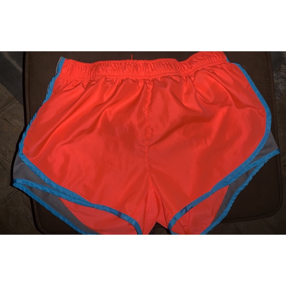 Neon running shorts ✨